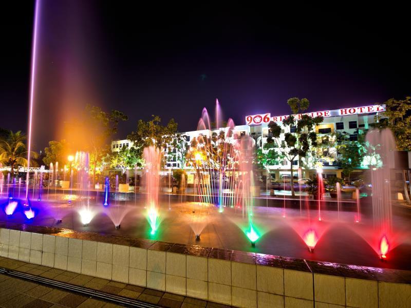 906 Riverside Hotel Malacca Exterior photo